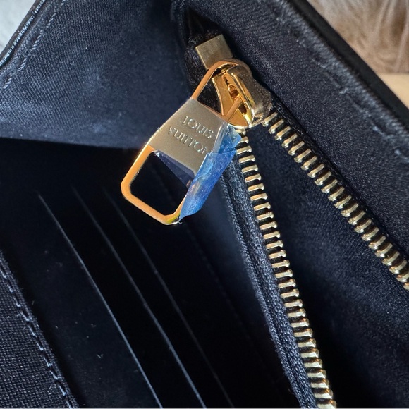 Louis Vuitton Black Patent Leather Clutch - Picture 6 of 9